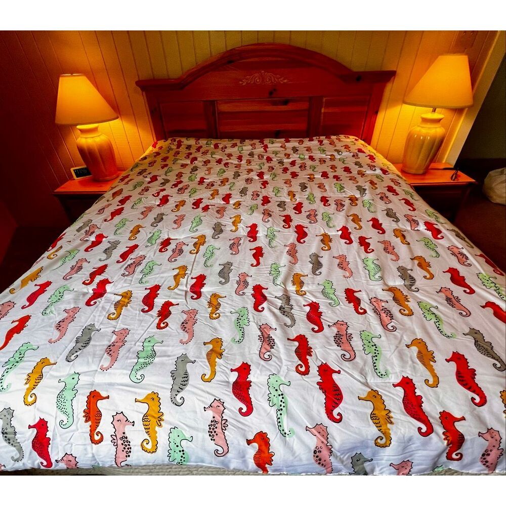 Pillowfort Simply Seahorses Comforter Size Twin